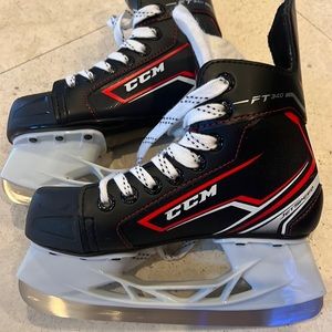CCM FT340 Hockey Skates, like new, kids size Junior 1
